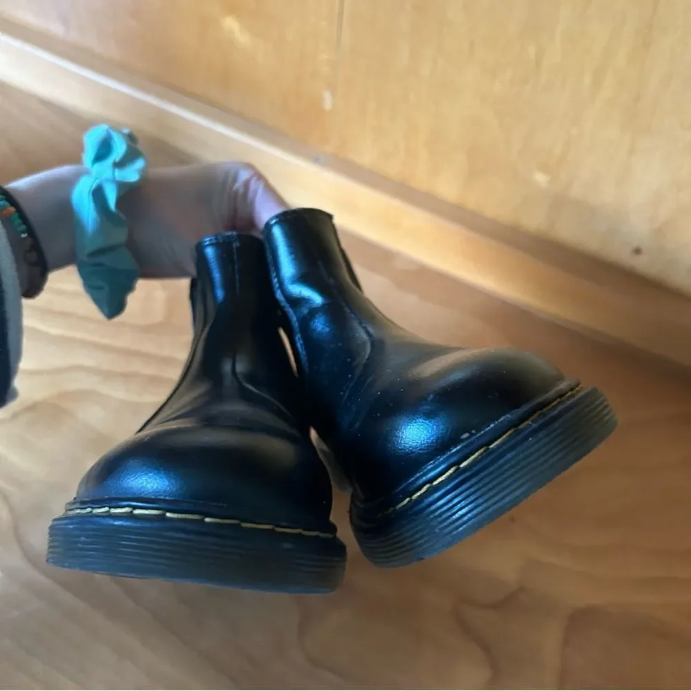 Doc Martens 2976 Chelsea Boots Black Leather Size 5